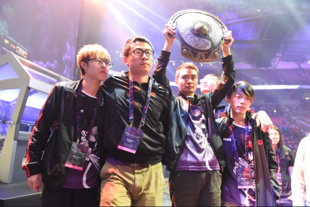 英雄联盟LPL赛后小钰采访Rookie，这是史上最长的赛后采访！