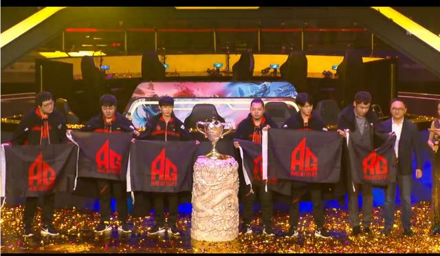 FlyQuest 首先进入了 StarLadder 布达佩斯 Major 2025 第二阶段，而 Rare Atom 被淘汰